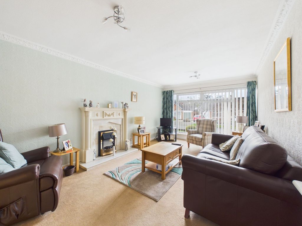 Property photo 2 of 17 Lounge