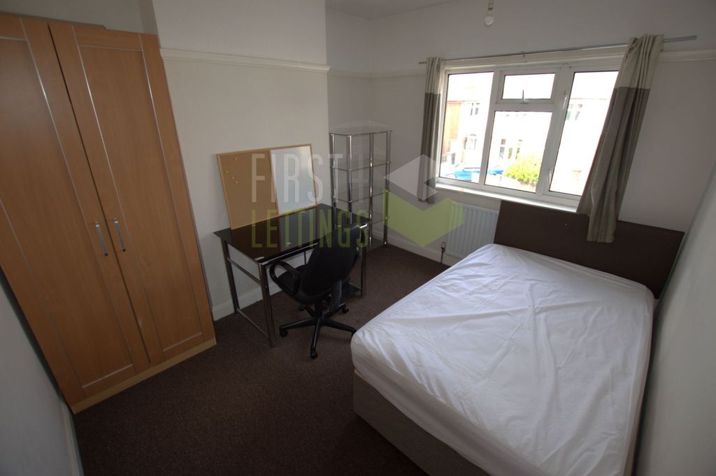 Property photo 1 of 10 Photo 10