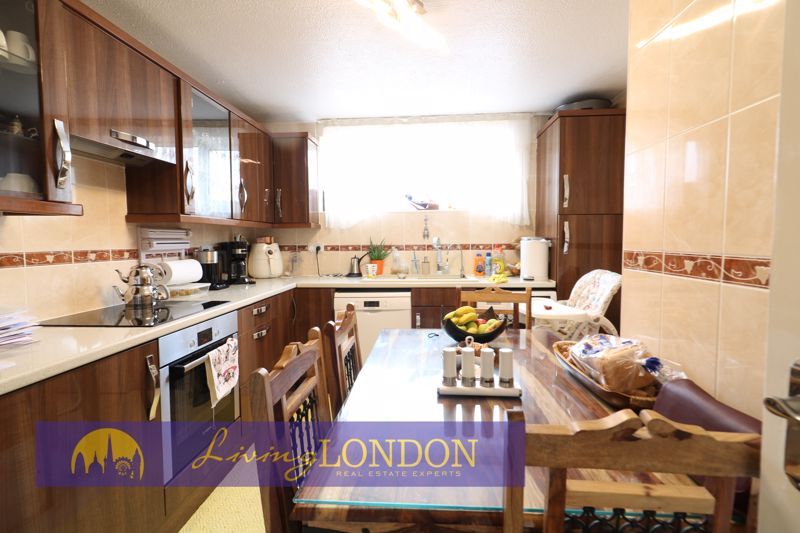 Property photo 3 of 9 Photo 2