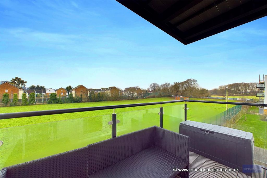 Property photo 2 of 16 15 Balcony.Jpg