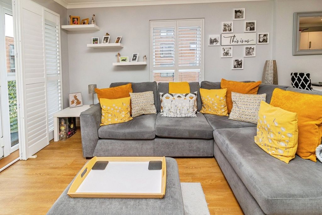 Property photo 3 of 18 Picture No. 06