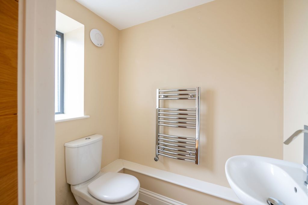 Property photo 3 of 23