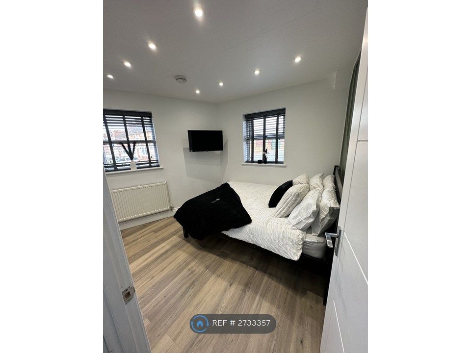 Property photo 2 of 7 Room 1