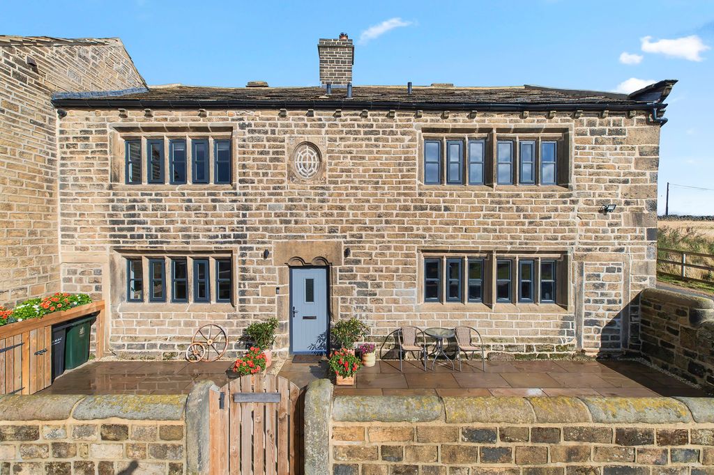 Property photo 1 of 35