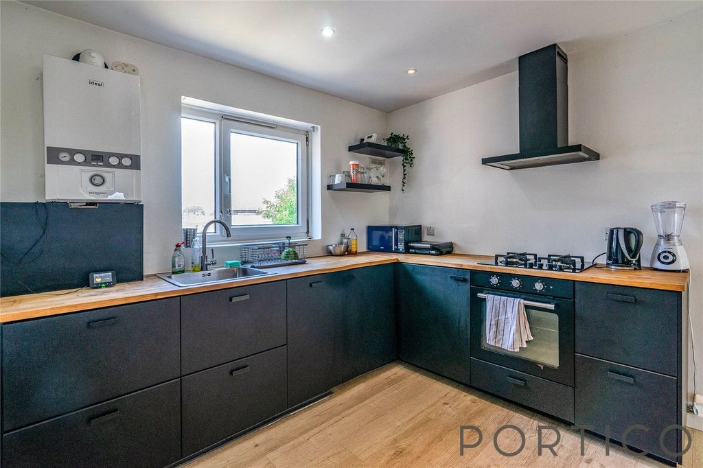Property photo 1 of 10 Picture No. 13