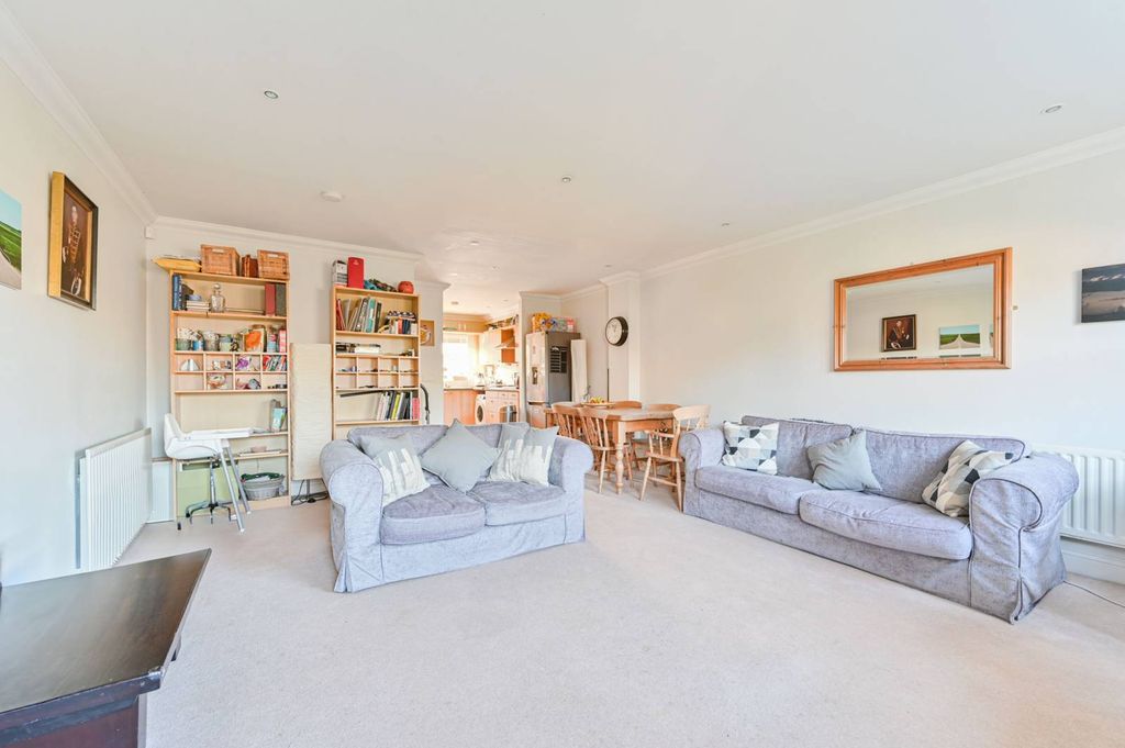 Property photo 3 of 14