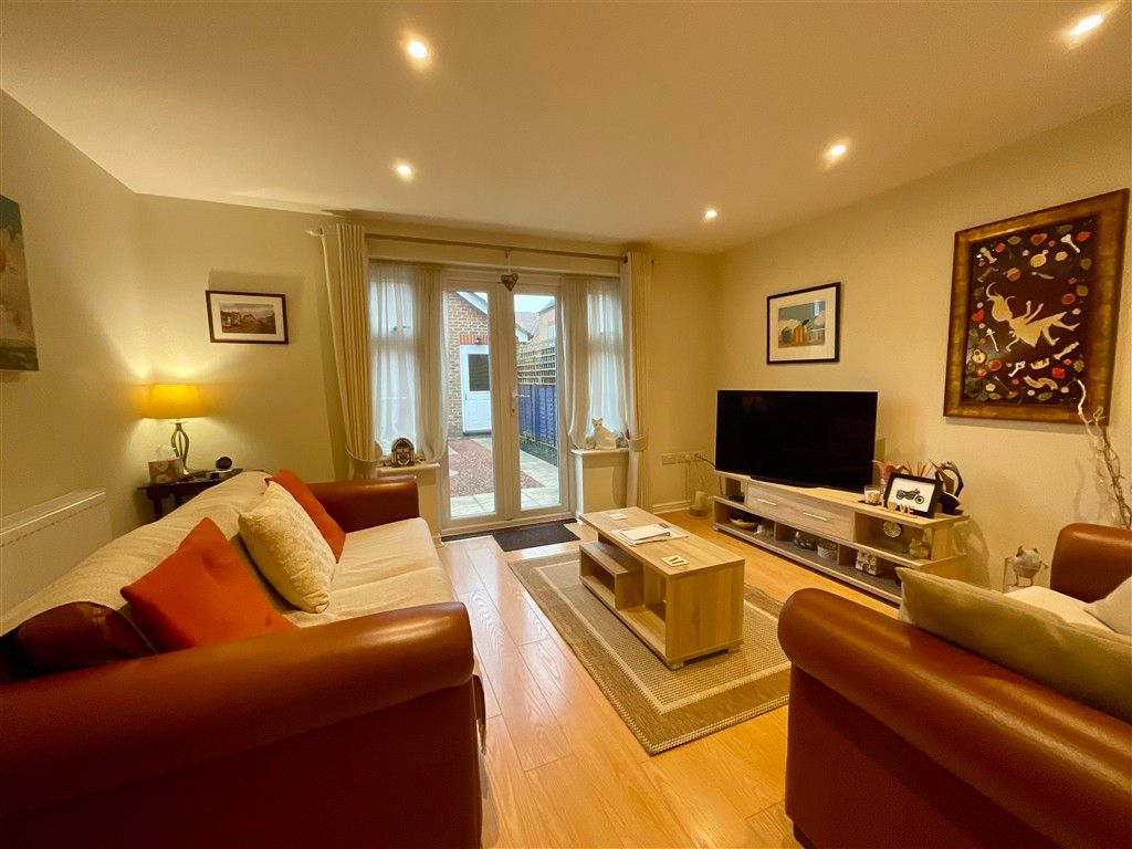 Property photo 3 of 9 Lounge/Diner