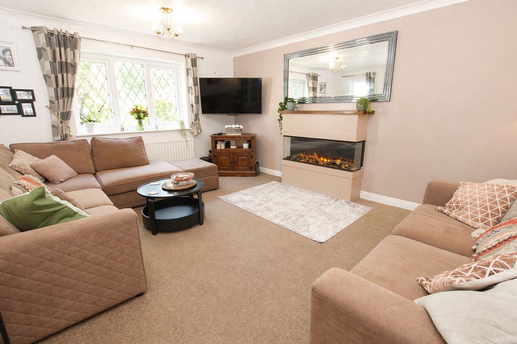 Property photo 2 of 36