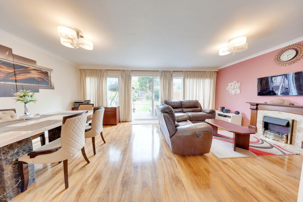 Property photo 2 of 16