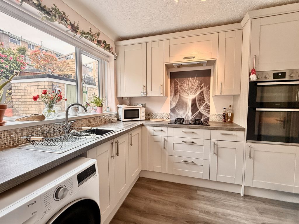 Property photo 3 of 21 Photo 9