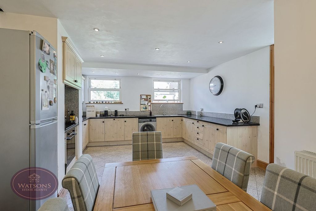 Property photo 3 of 24