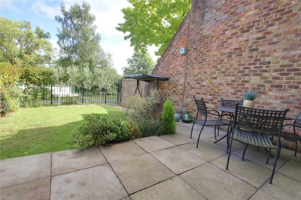 Property photo 3 of 12 Picture No. 10