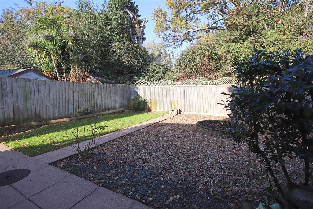 Property photo 2 of 15 Garden 2.Jpg