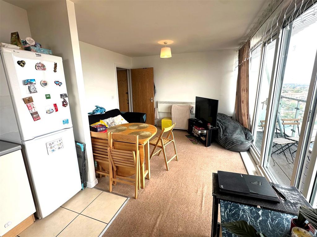 Property photo 3 of 8