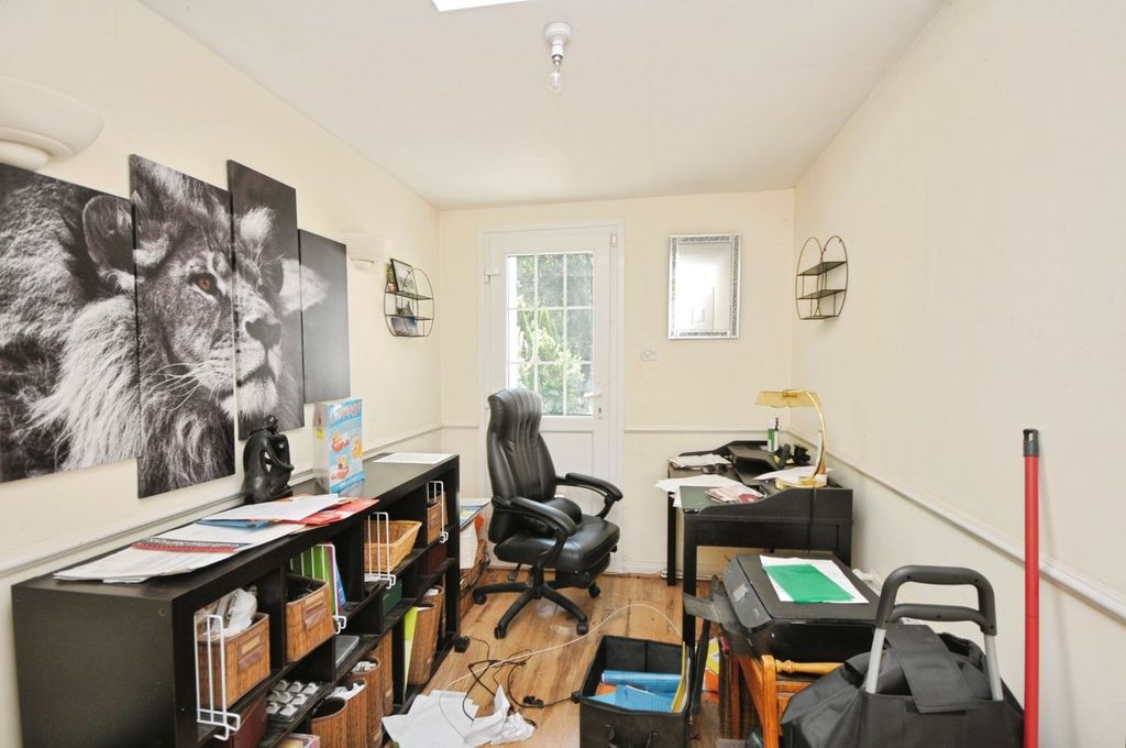 Property photo 3 of 16