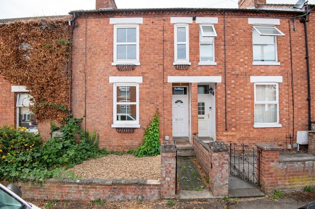 Property photo 1 of 12