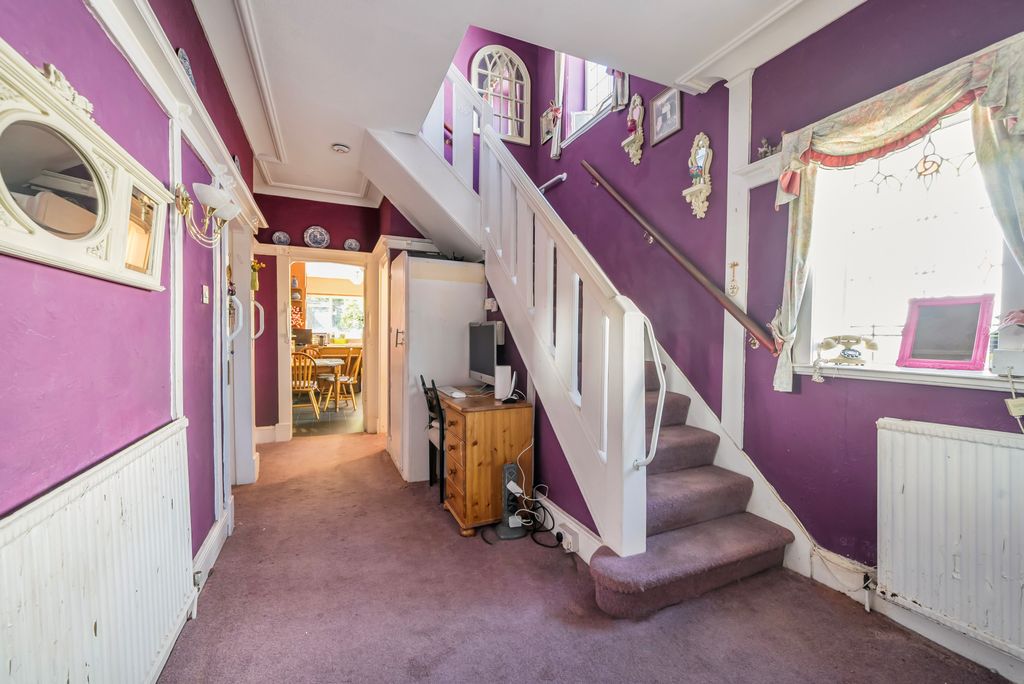 Property photo 2 of 19