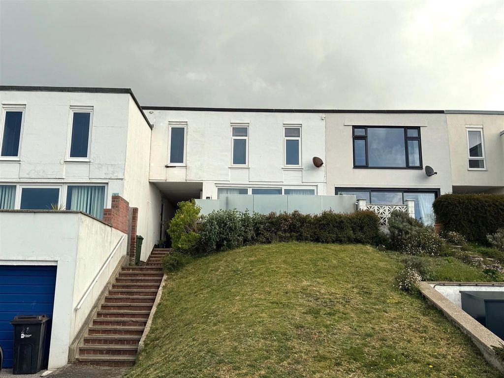 Property photo 1 of 13 Front Main.Jpg