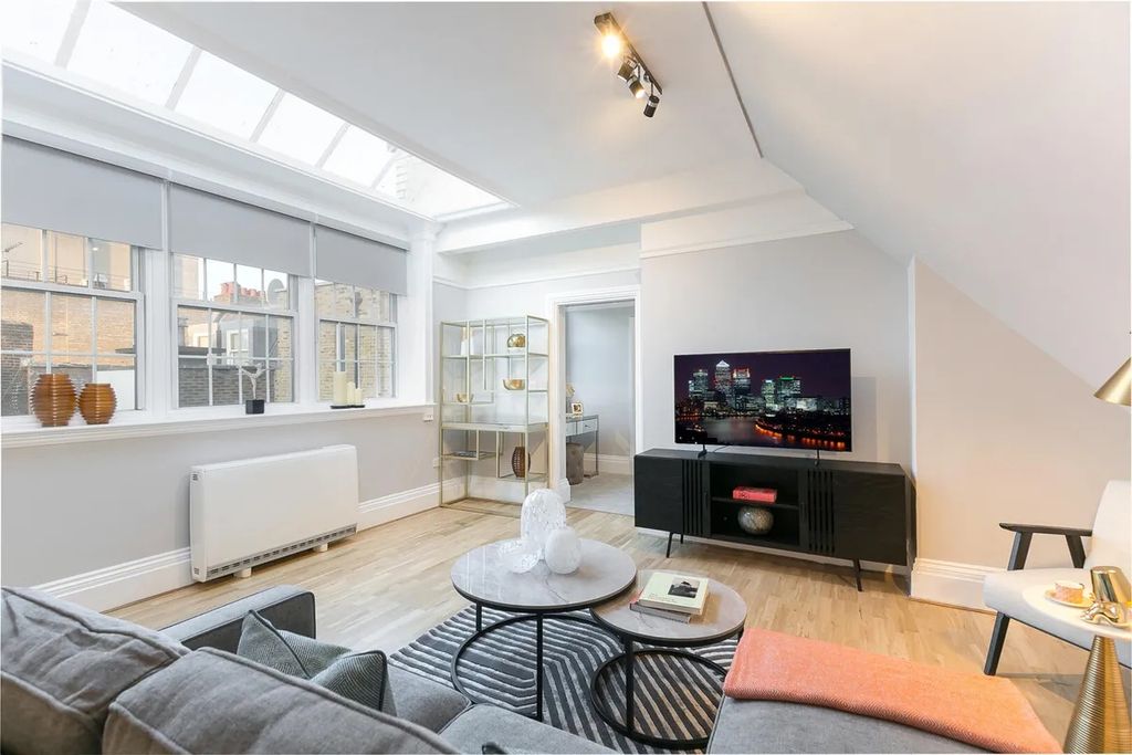 Property photo 1 of 18 Photo 13