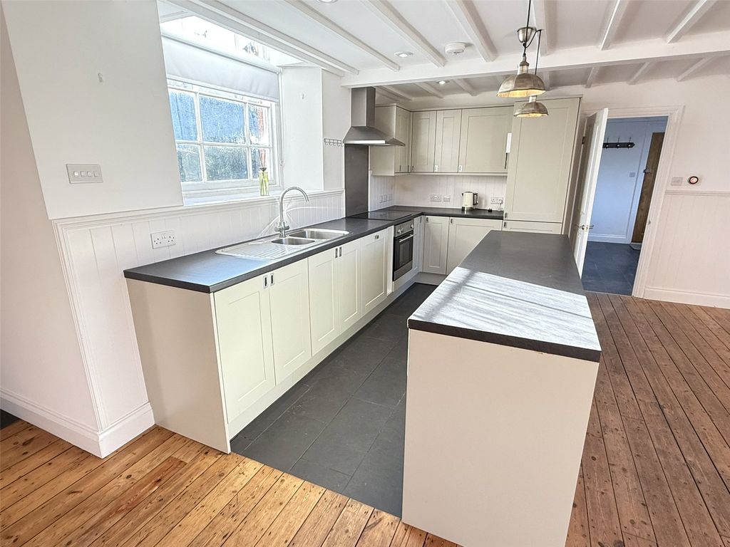 Property photo 3 of 27 Picture No. 06