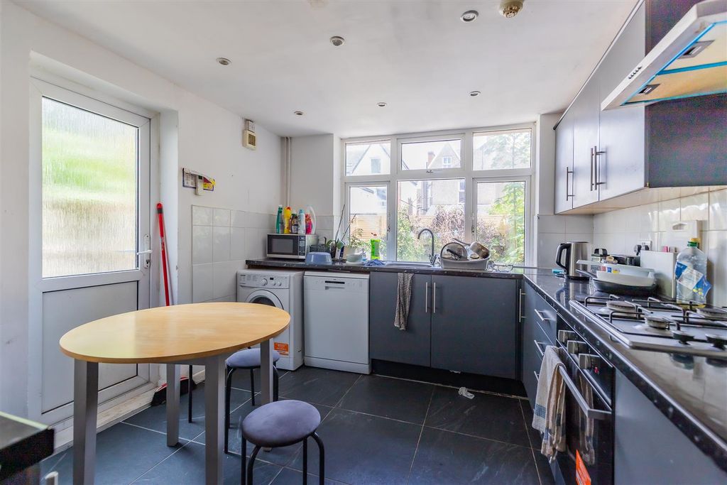 Property photo 3 of 13 112 (3 Of 12).Jpg