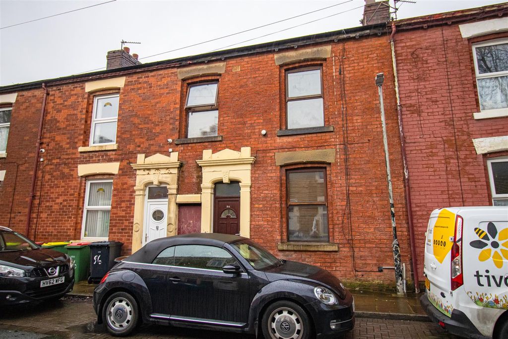 Property photo 1 of 8 Front