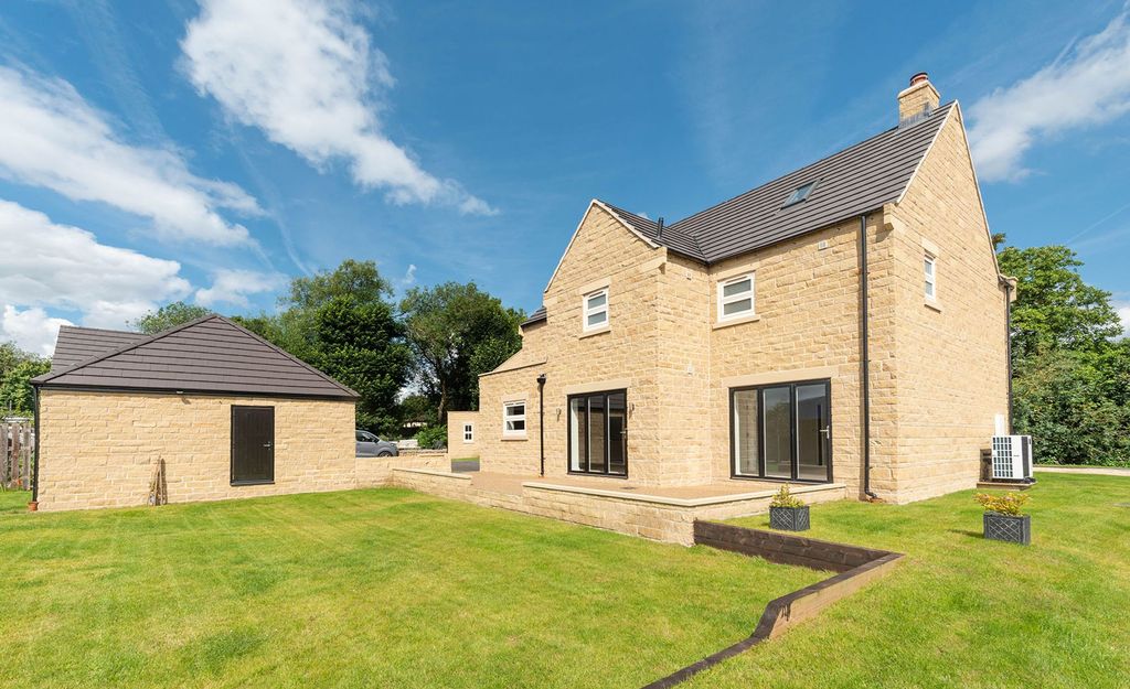Property photo 1 of 48