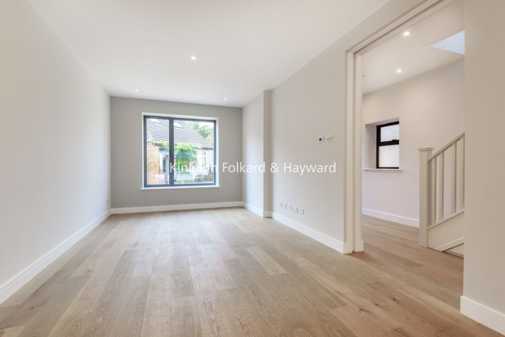 Property photo 3 of 13 c2094d3F-E3A9-4102-9