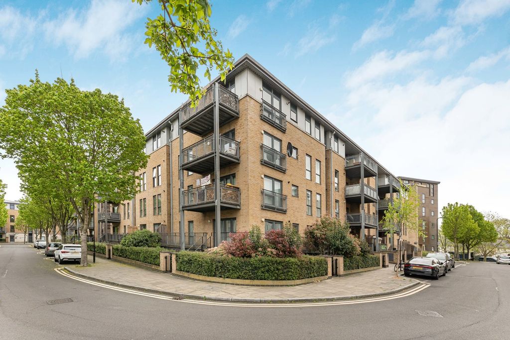 Property photo 3 of 21 Exterior