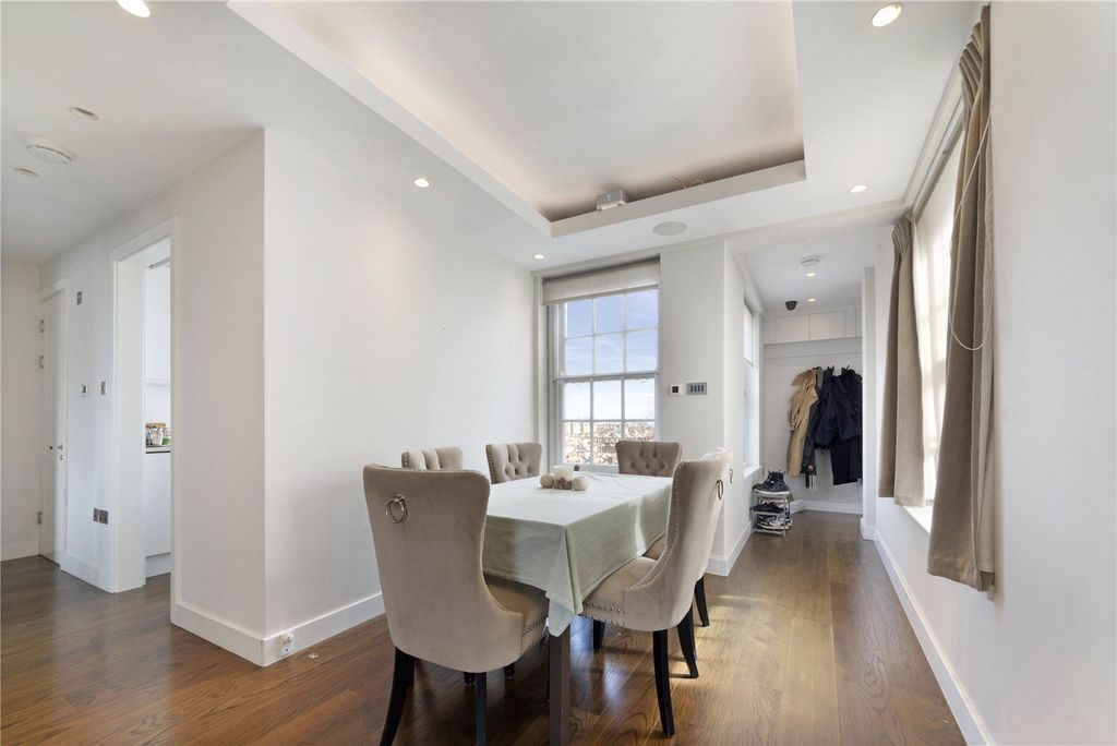 Property photo 3 of 8 Picture No. 11