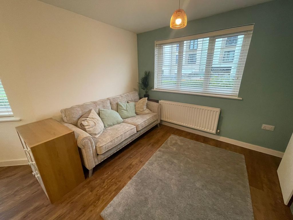 Property photo 2 of 6 Living Room