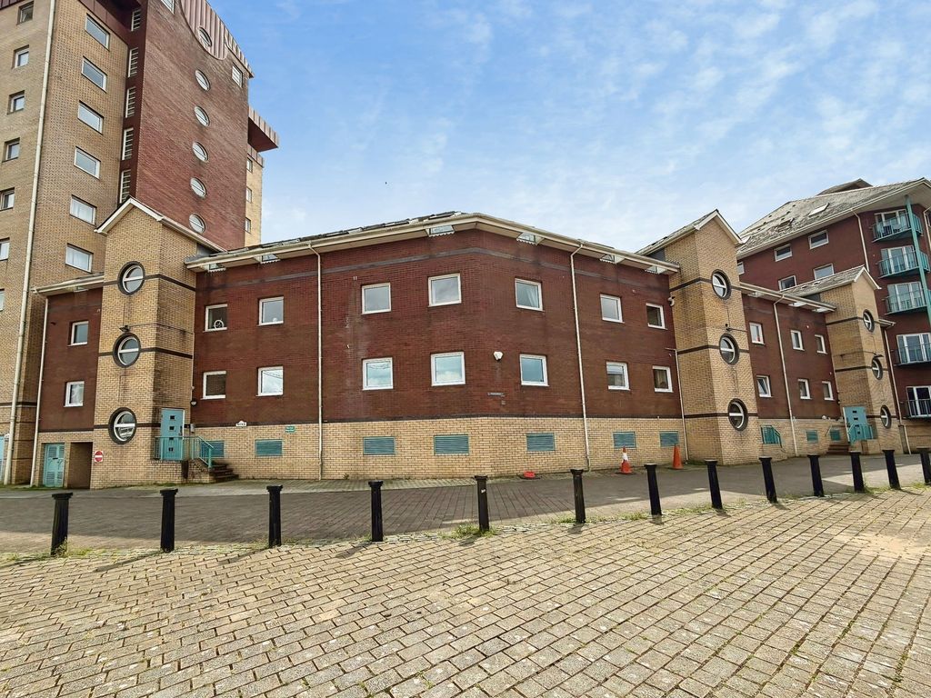 Property photo 2 of 33
