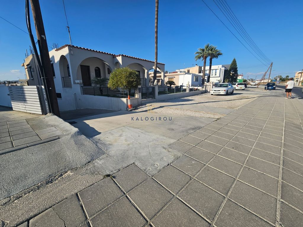 Property photo 2 of 20