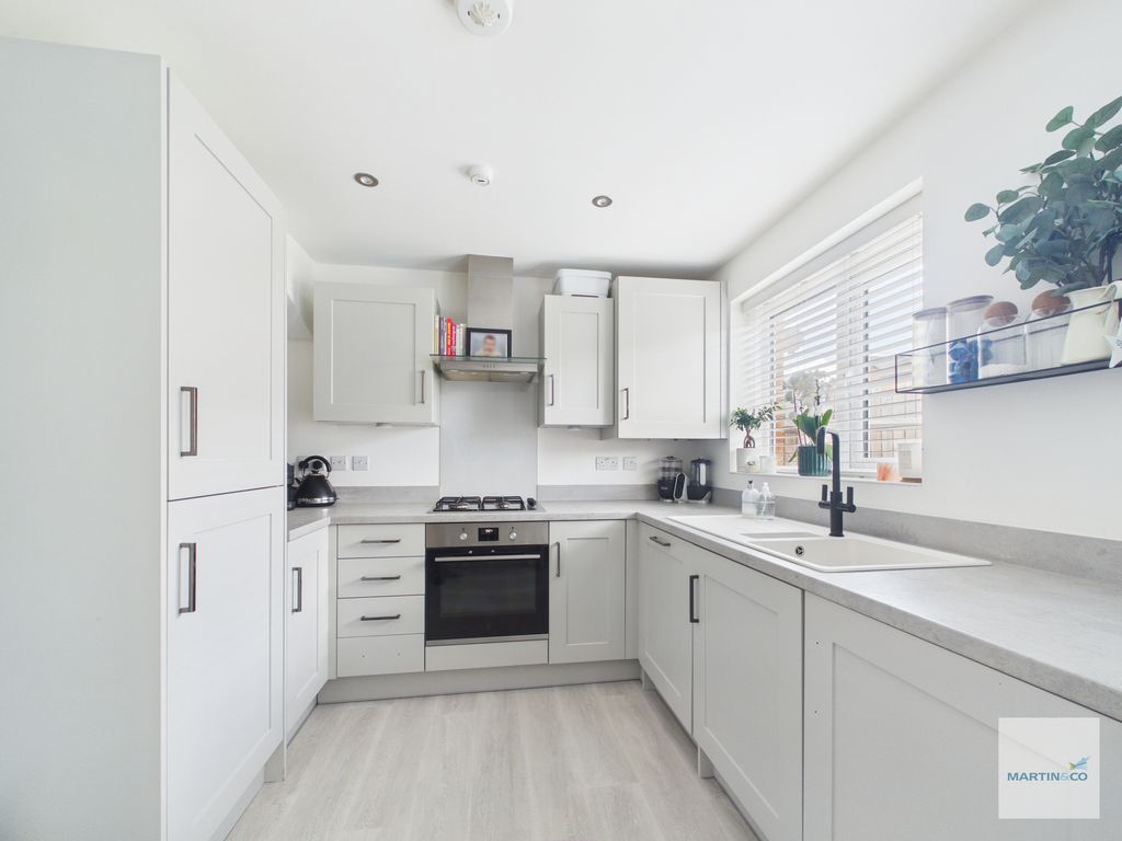 Property photo 2 of 17 Cam03394G0-Pr0484-Still008