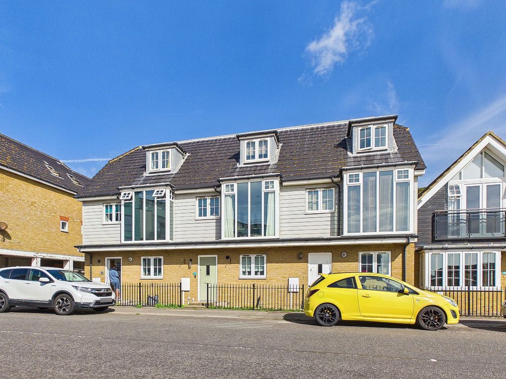 Property photo 1 of 19 Frontage