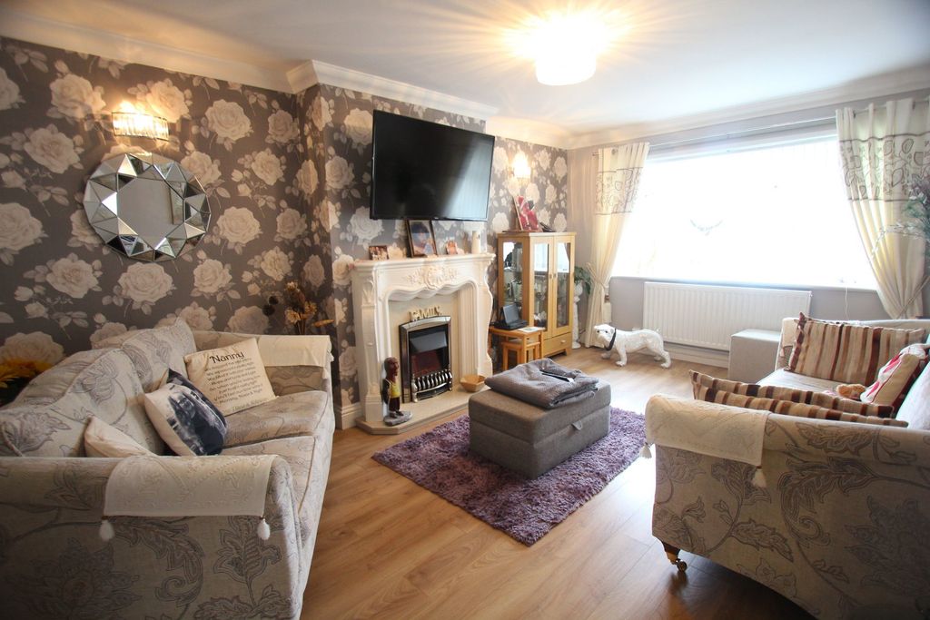 Property photo 2 of 19