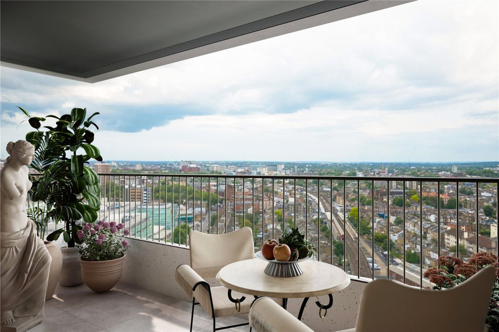 Property photo 1 of 21 Balcony