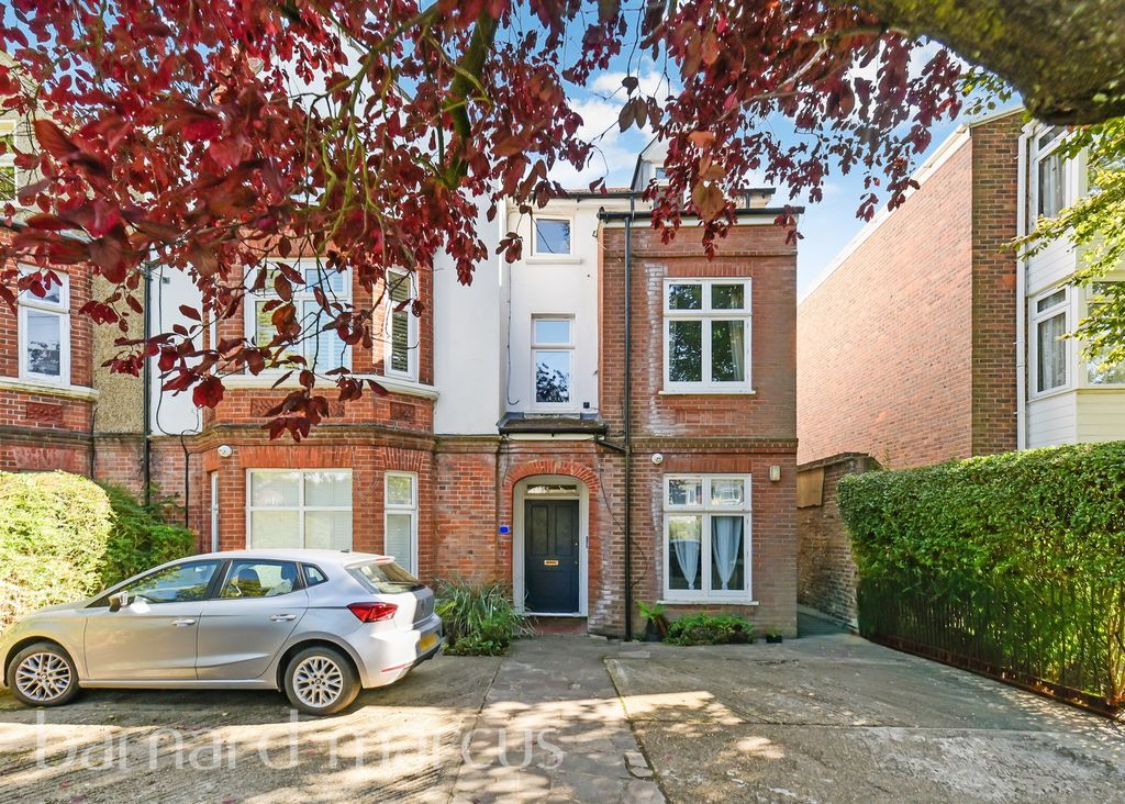 Property photo 1 of 12