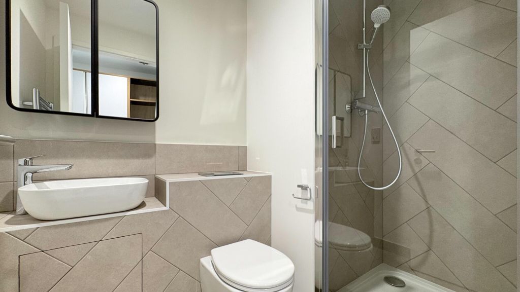 Property photo 3 of 30 Bathroom