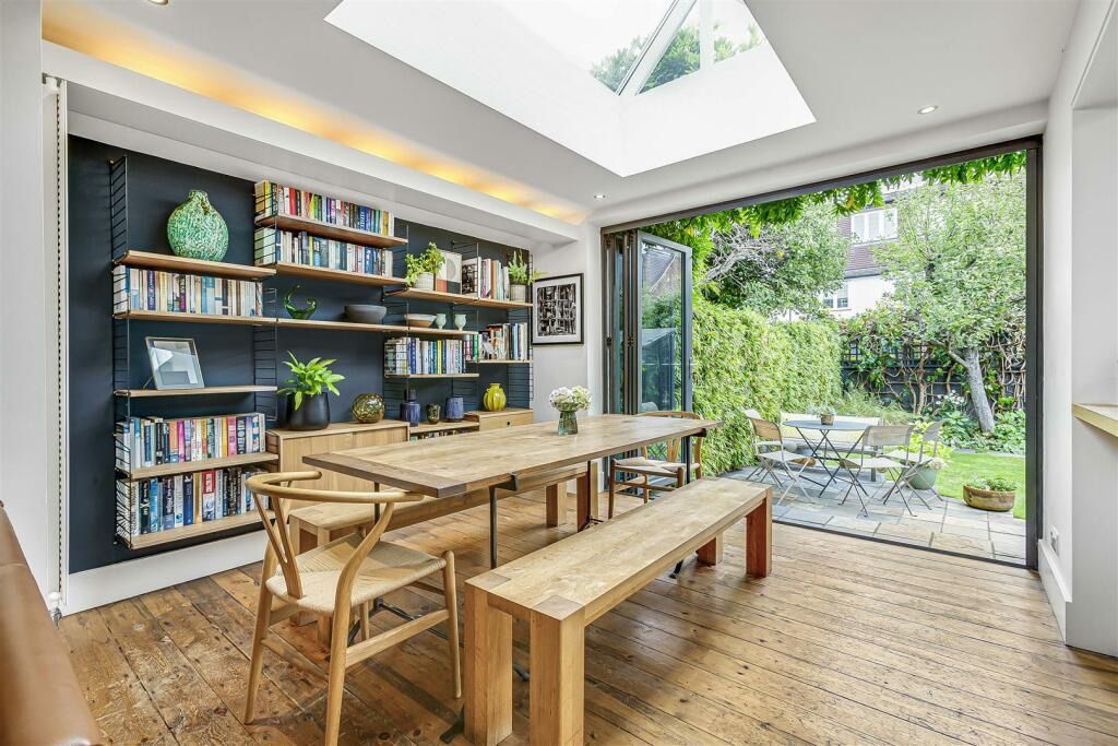 Property photo 3 of 17
