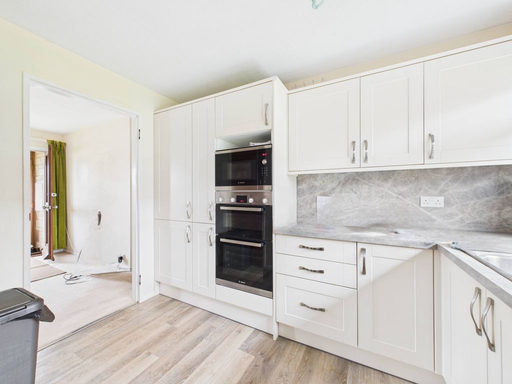 Property photo 2 of 12 Cam01721G0-Pr0109-Still010