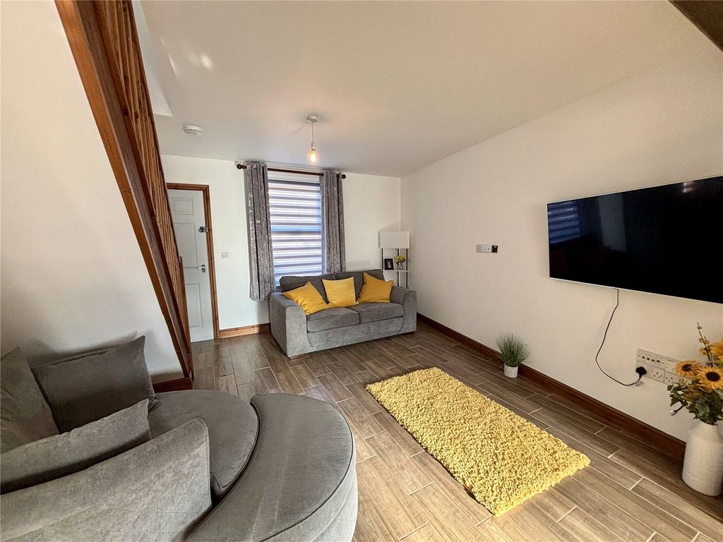 Property photo 3 of 7 Picture No. 12