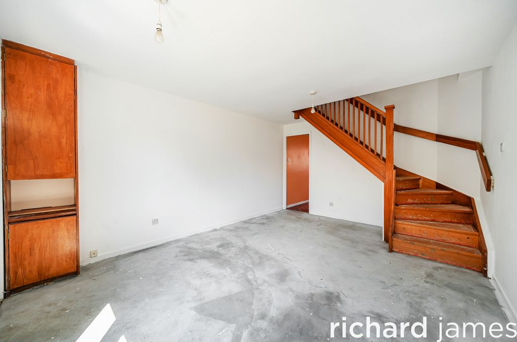 Property photo 2 of 13 9Bf0F150E95E4756Aef04Fc10844029B