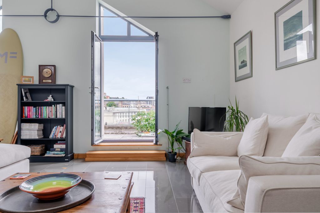 Additional image 11 of 2 bed penthouse for saleCumberland Road, Bristol BS1