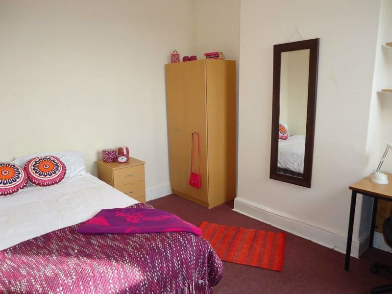 Property photo 3 of 10 Photo 2