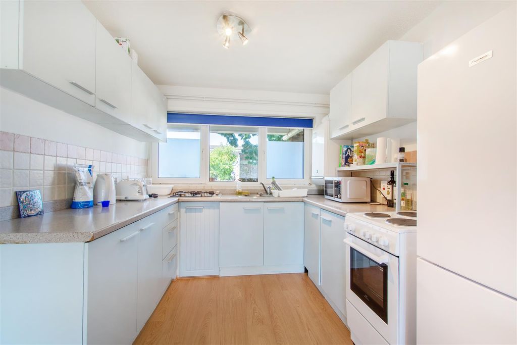 Property photo 1 of 8 46 Laurel Grove Se20 8Qn-4.Jpg