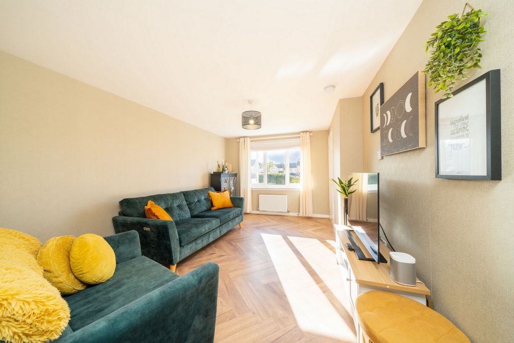 Property photo 3 of 28 Photo 6