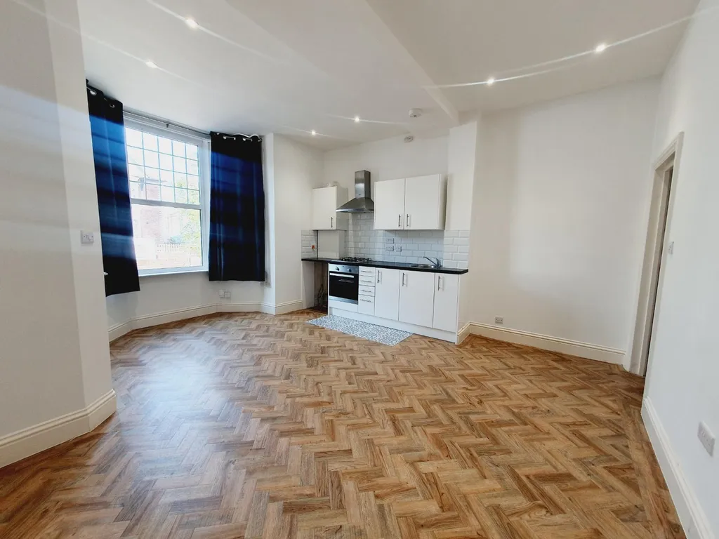 Stubbington Avenue, Portsmouth, Hampshire PO2 - View 6