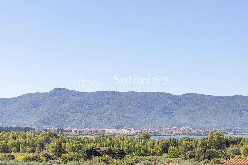 Property photo 2 of 28