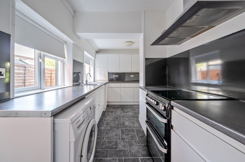 Property photo 3 of 14 1480378-13-6A4cc4...